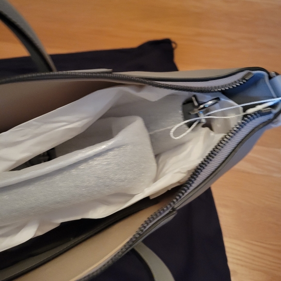 Givenchy medium soft antigona nwt - Picture 4 of 14